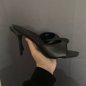 Pleaser Classique-01 in black vegan leather